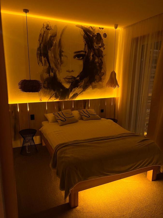 Shard Boutique Hotel-Adult Only Брашов Экстерьер фото