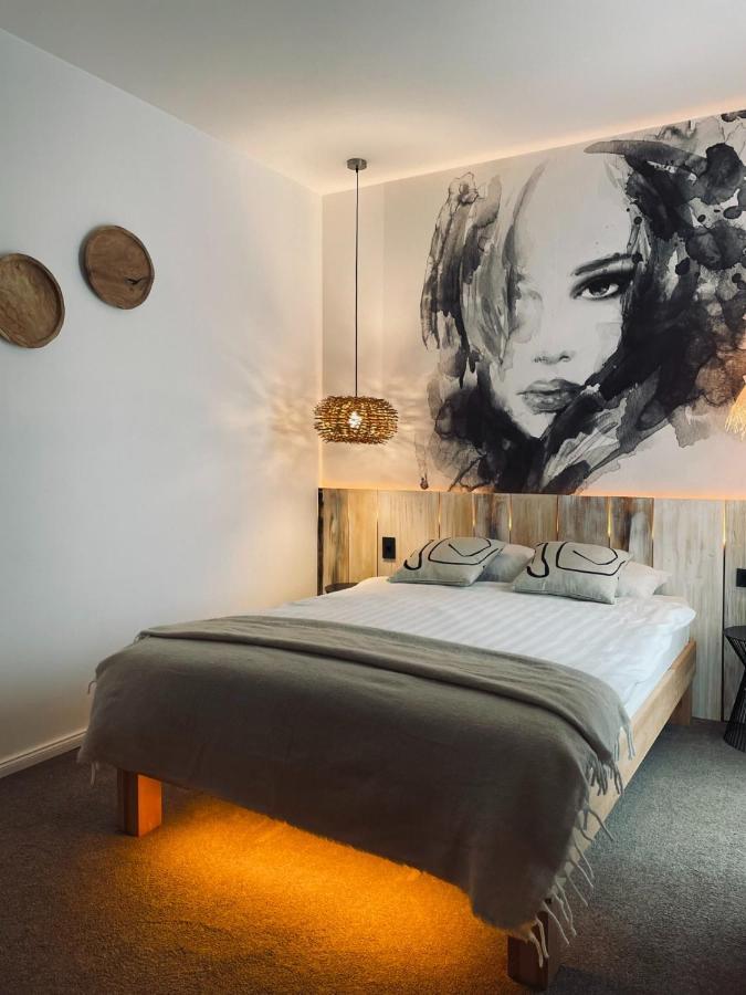 Shard Boutique Hotel-Adult Only Брашов Экстерьер фото