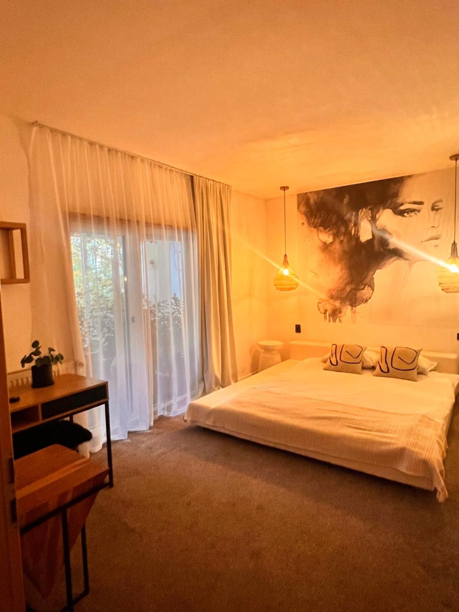 Shard Boutique Hotel-Adult Only Брашов Экстерьер фото
